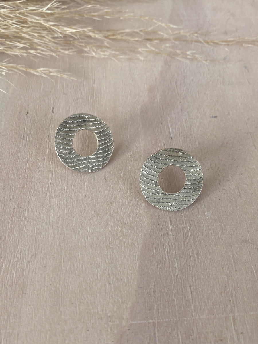 Ripple Circle earrings - Oxidized sterling silver