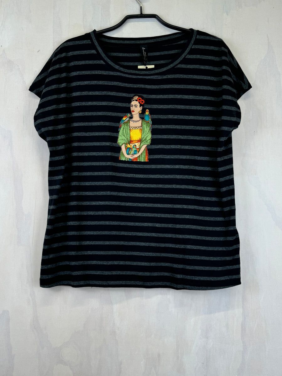 Pluto Alice T | Organic Stripe Frida