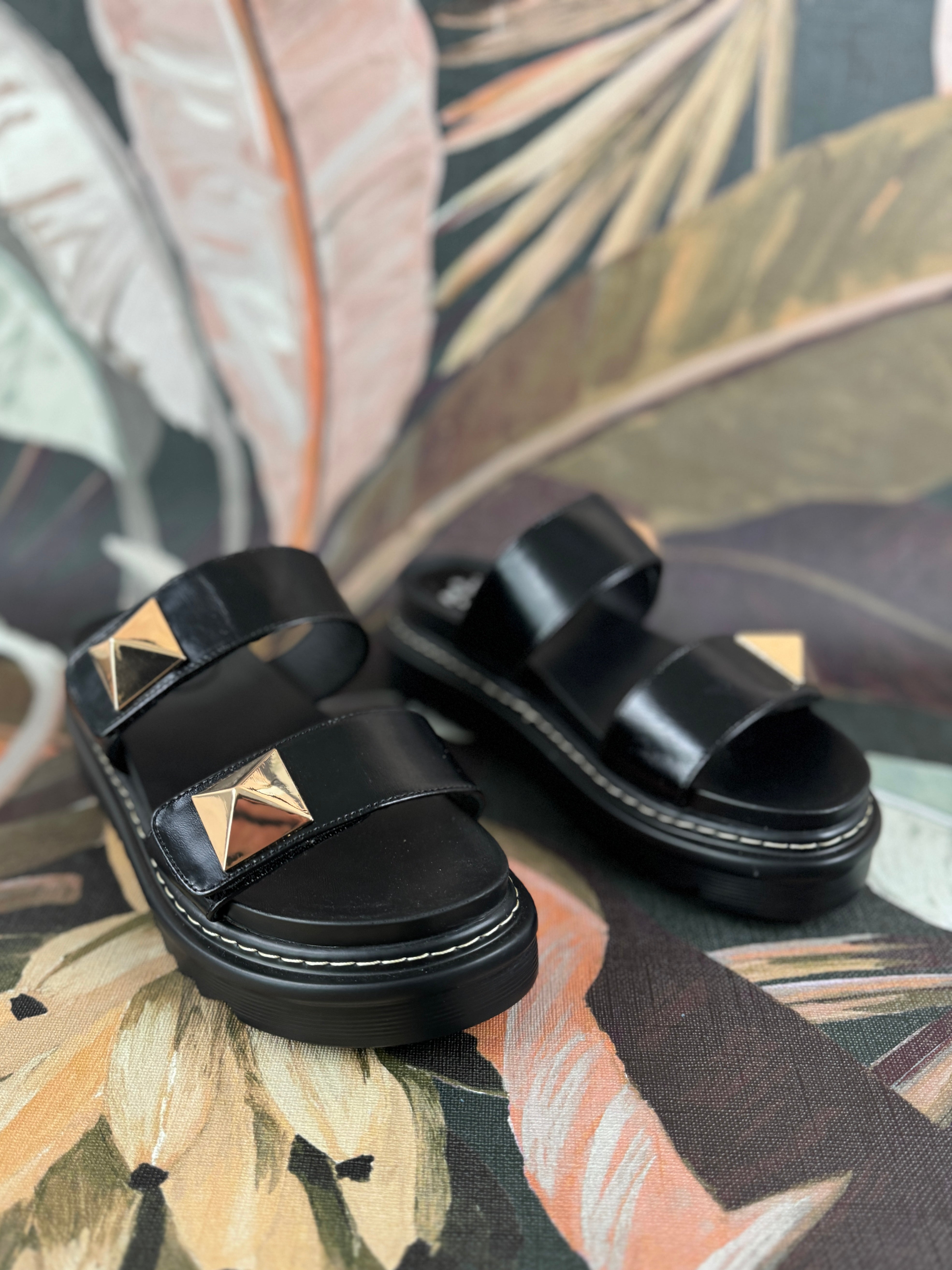 Minx - Eva Black/Gold Stud Slide – Moa Grey Lynn