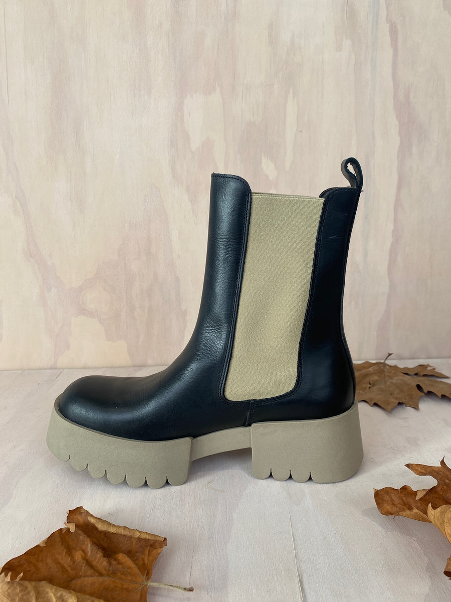 Fly London -  EREL - Black/Taupe Leather Boot
