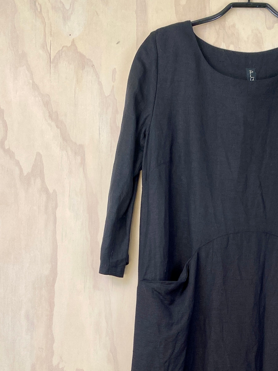 Pluto Annie Dress - Black | 3/4 sleeve