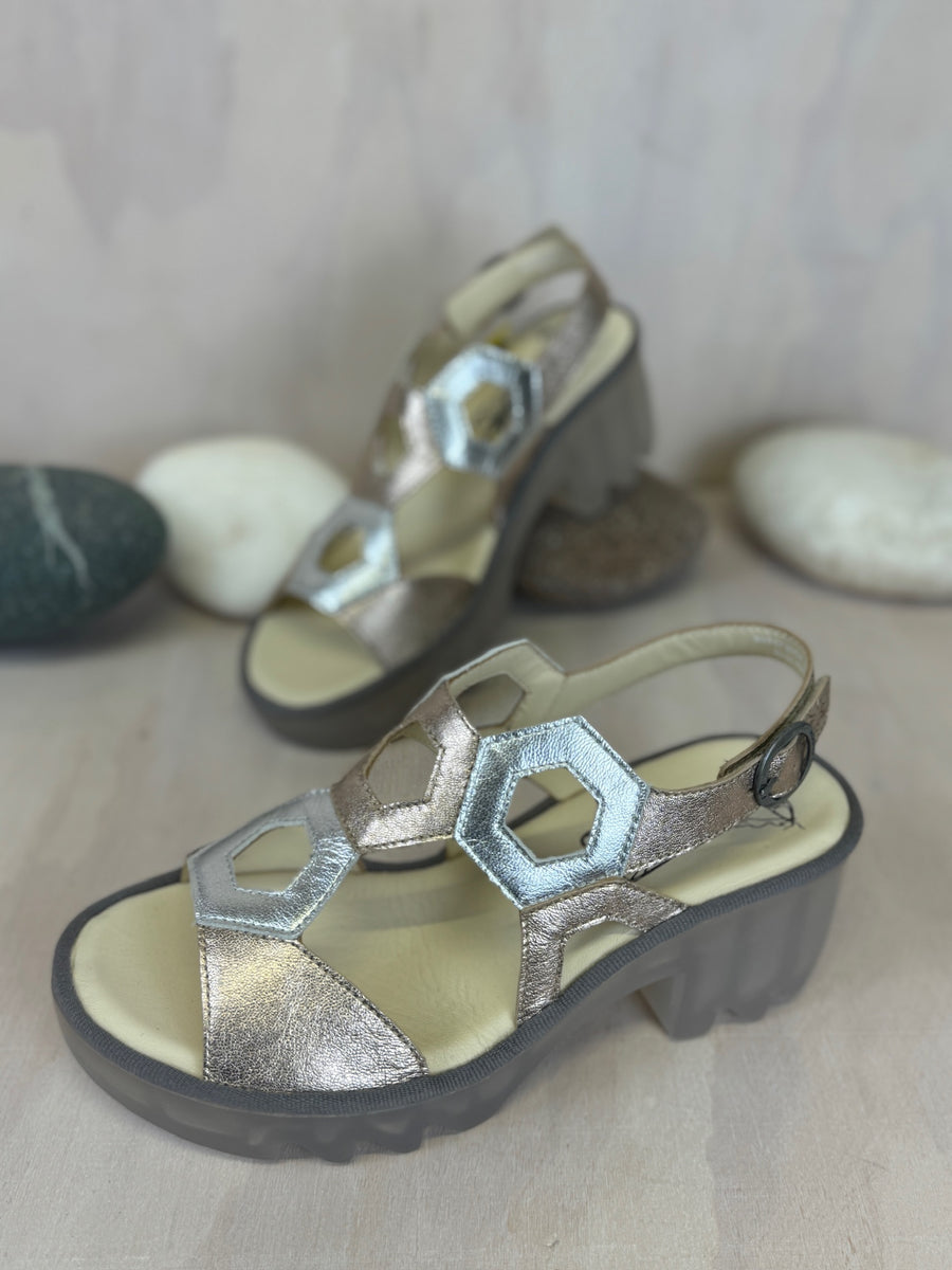 Fly London | Tewa Silver/Sahara