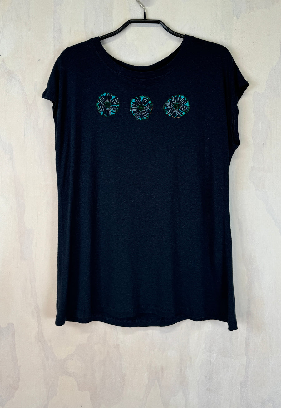 Pluto Alice T |  Navy Bamboo Triple Flower