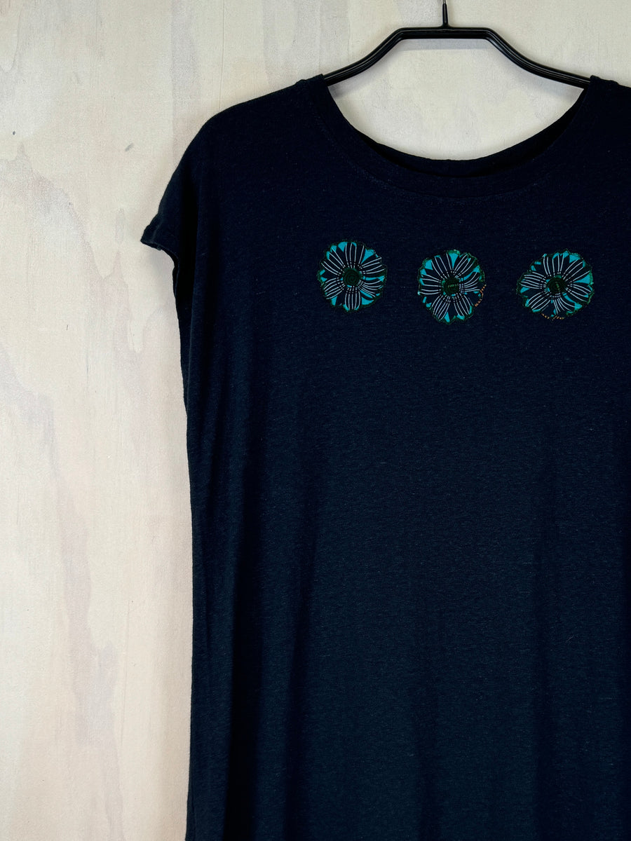 Pluto Alice T |  Navy Bamboo Triple Flower