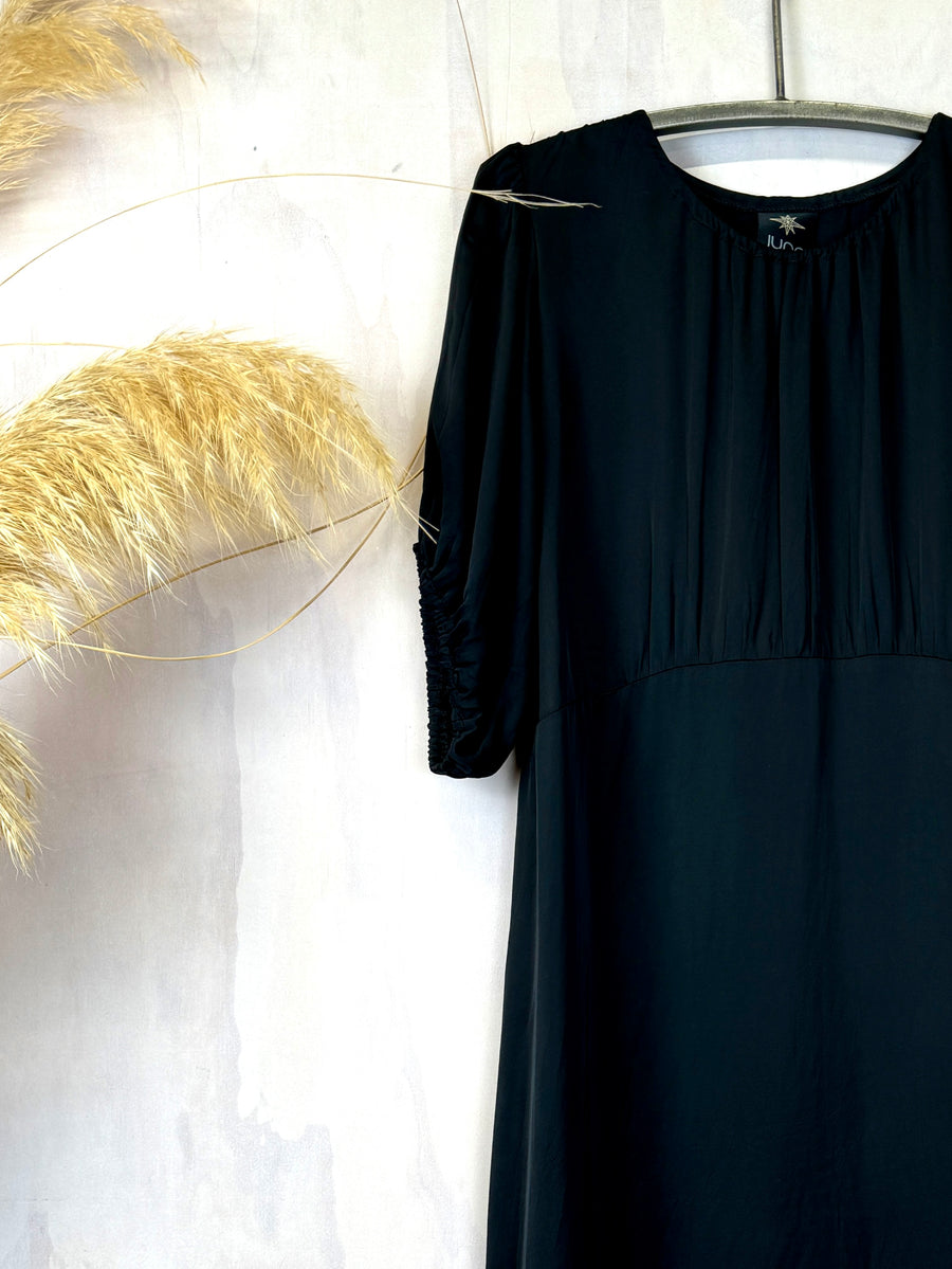 Juna Joni Dress | Noir Satin