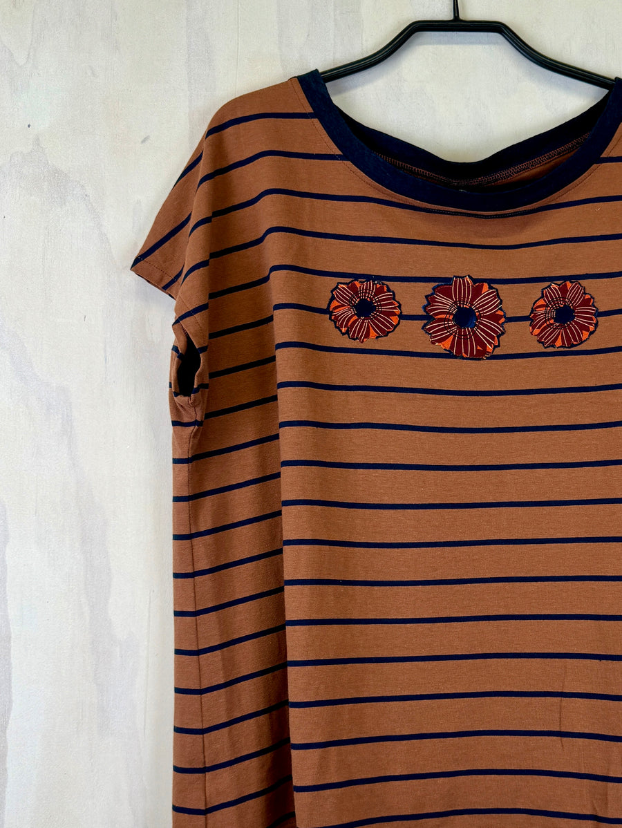 Pluto Alice T | Choc/Navy Stripe 3 Flower